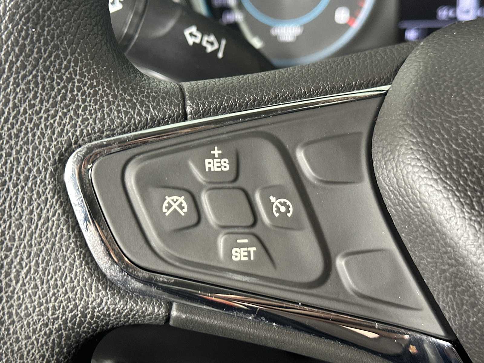 Used 2017 Chevrolet Cruze LT w/ Convenience Package FWD image 26