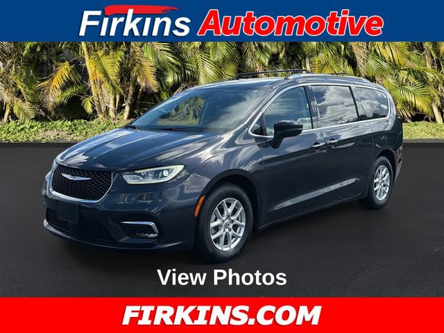 Used 2021 Chrysler Pacifica Touring-L FWD image 1