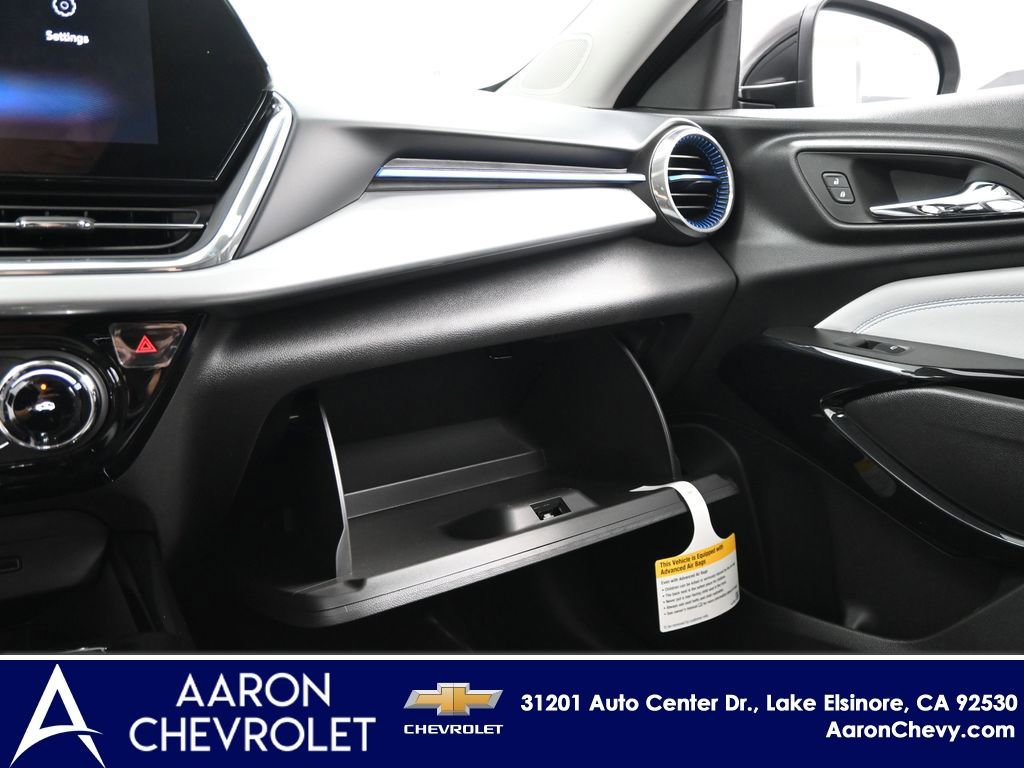 New 2026 Chevrolet Trax LT w/ Sunroof Package FWD image 26