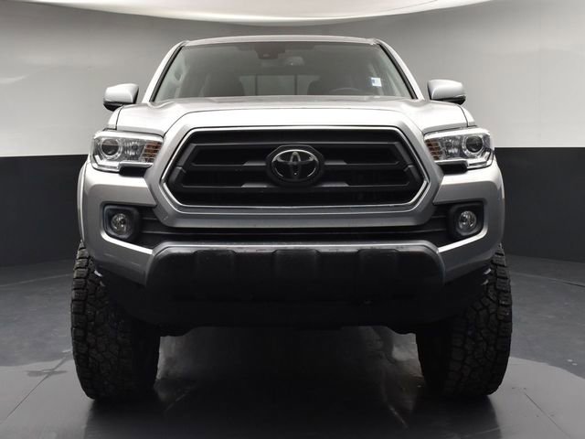 Used 2022 Toyota Tacoma SR5 w/ Technology Package image 3