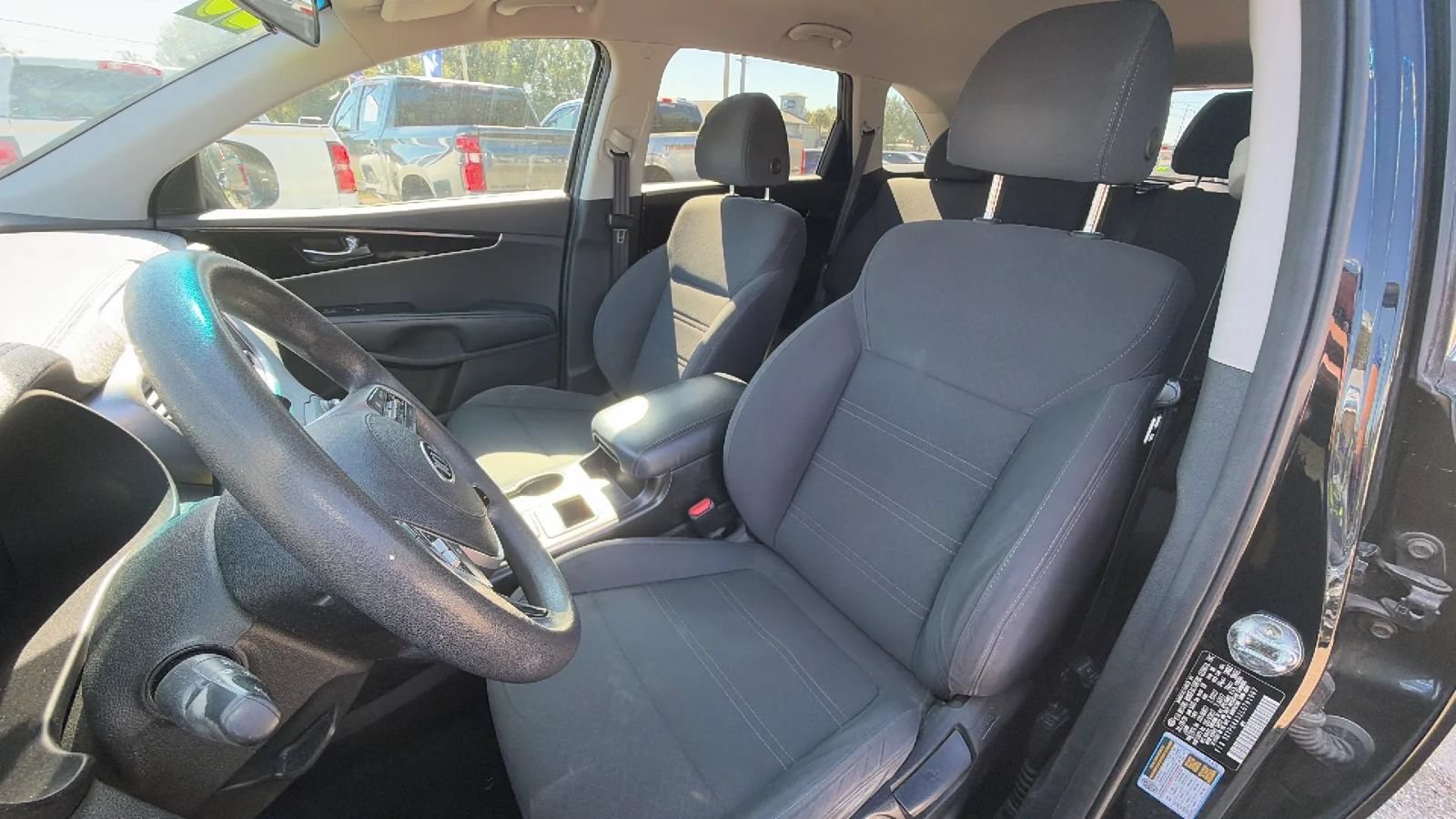Used 2020 Kia Sorento LX FWD image 28