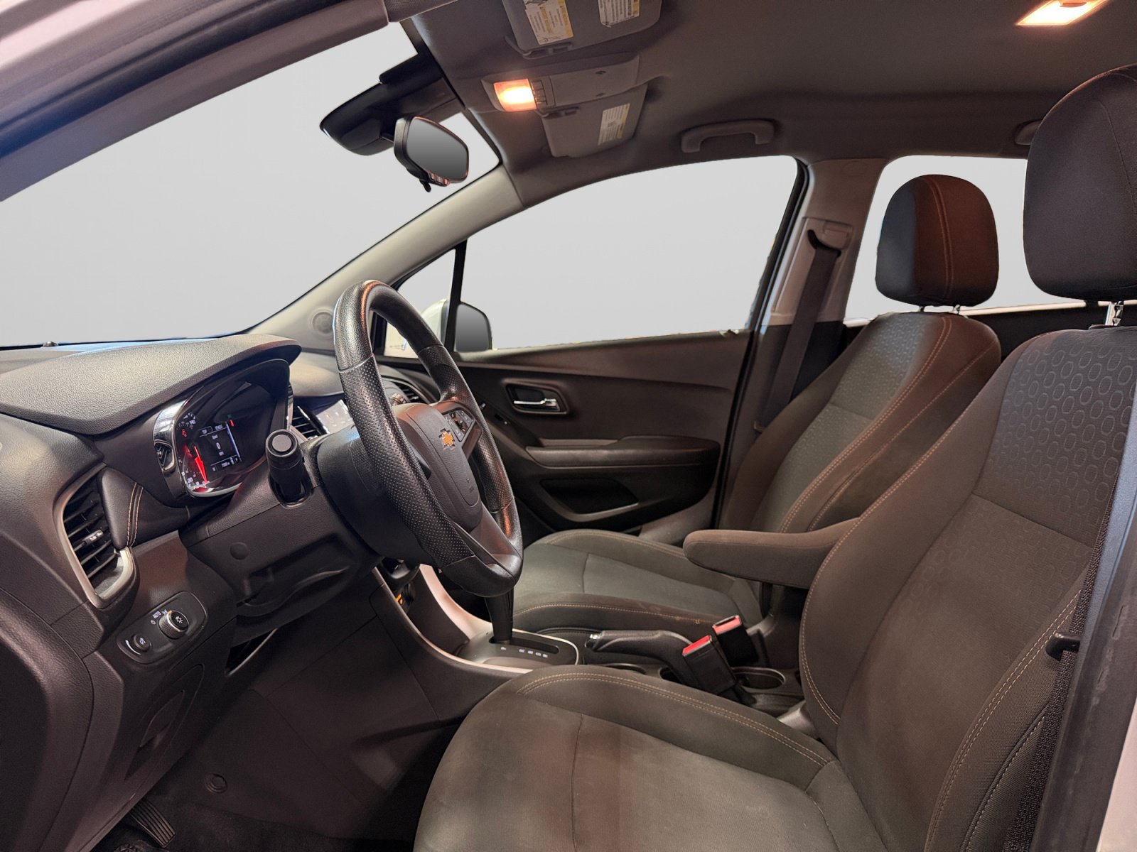 Used 2018 Chevrolet Trax LS FWD image 13