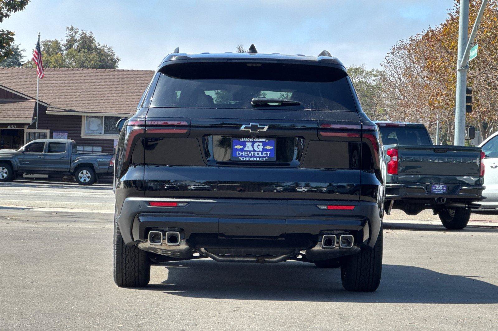New 2027 Chevrolet Traverse LT w/ Midnight/Sport Edition FWD image 7