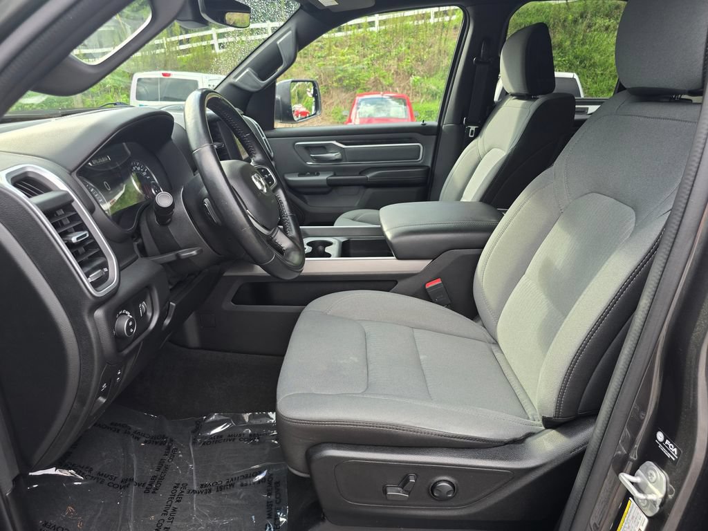 Used 2022 RAM 1500 Big Horn AWD/4WD image 4