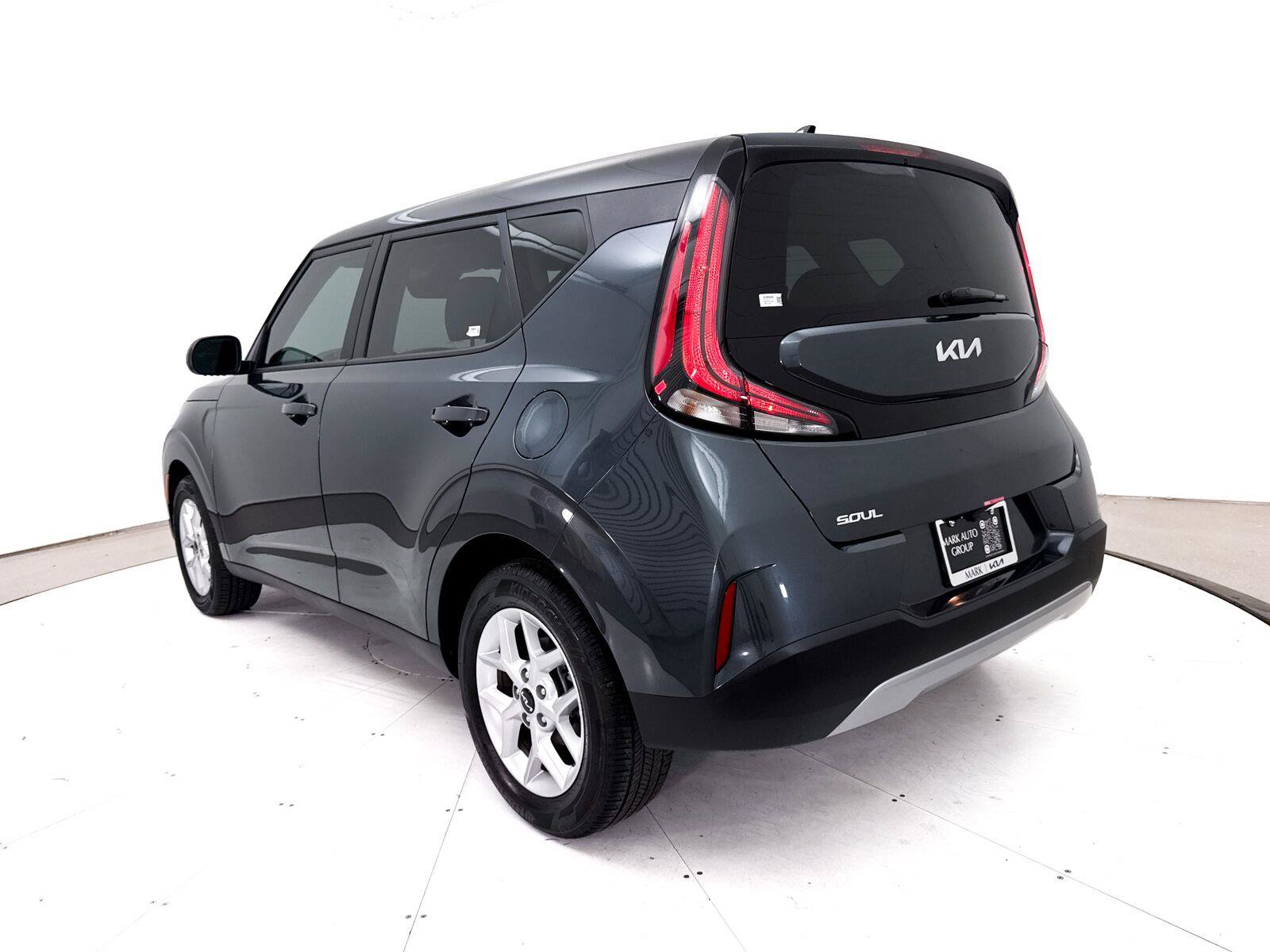 Used 2025 Kia Soul LX w/ LX Technology Package FWD image 15