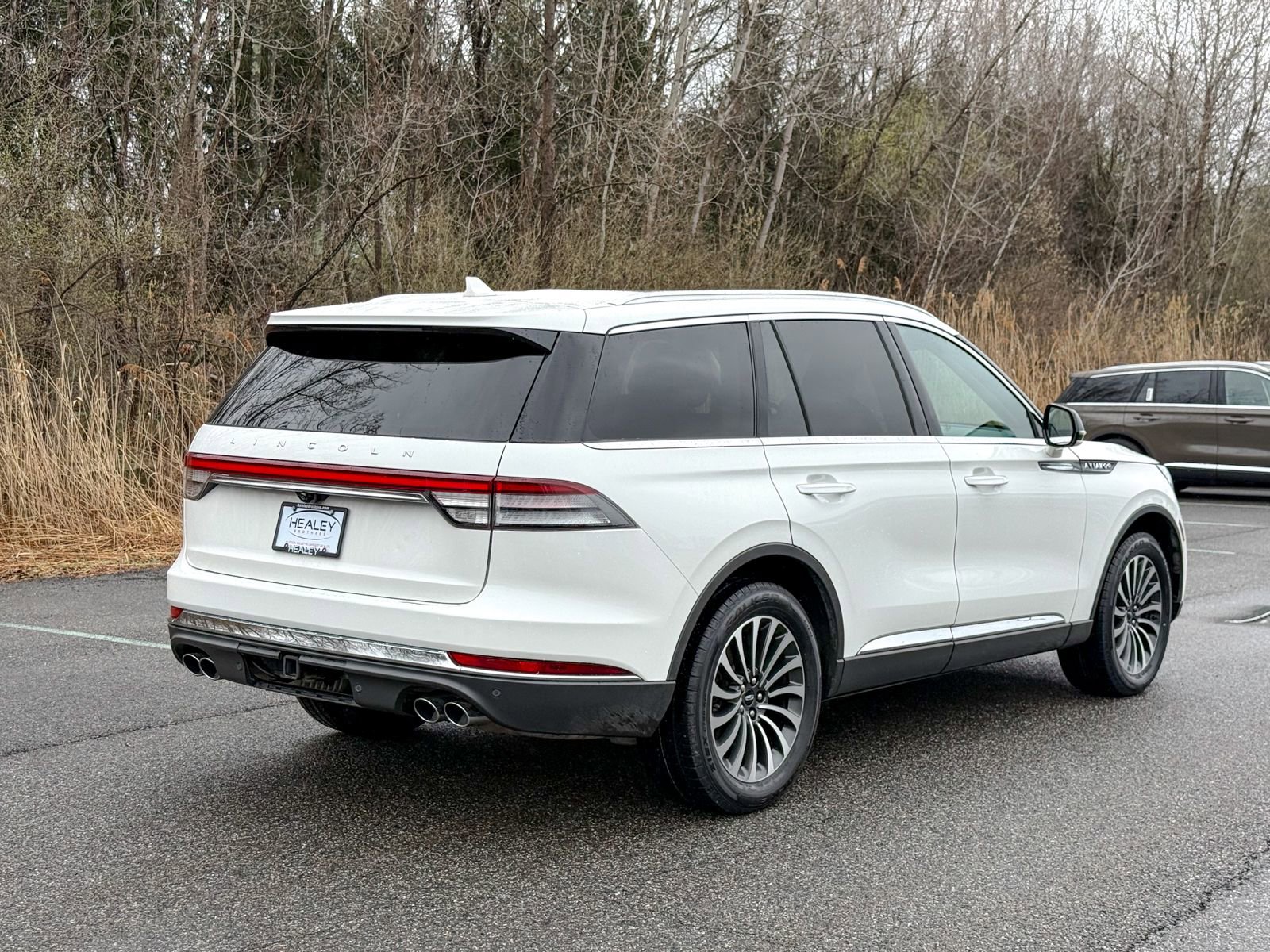 Used 2022 Lincoln Aviator AWD w/ Premium Package image 6