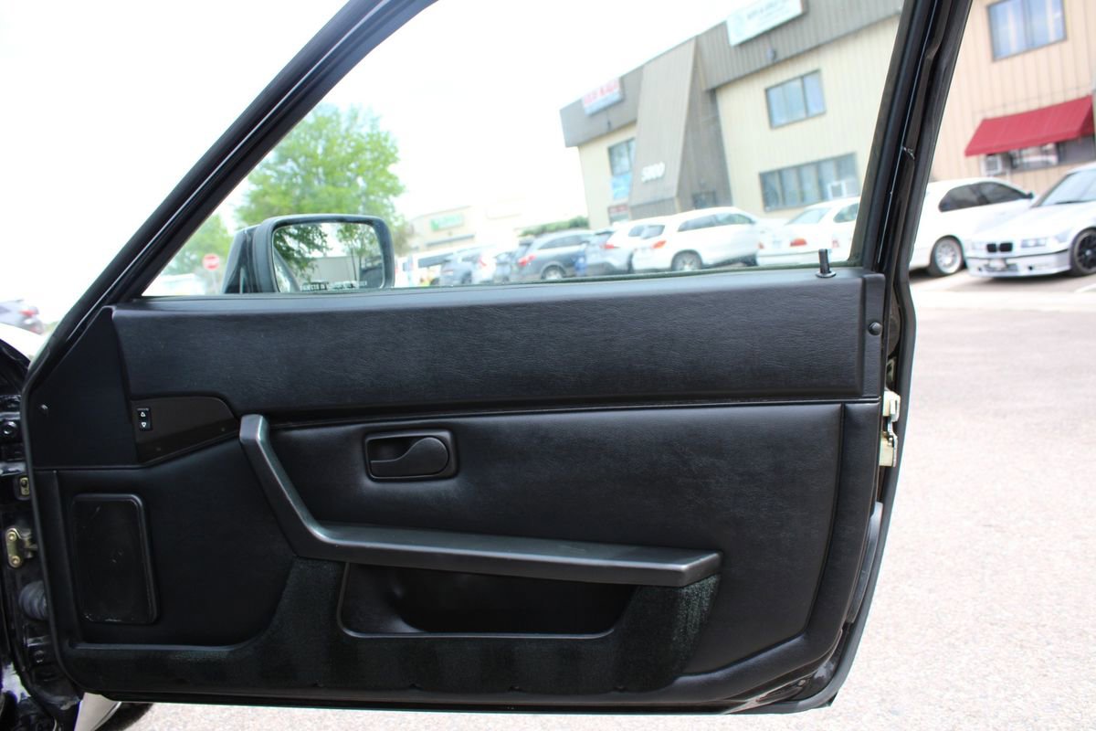 Used 1990 Porsche 944 Coupe RWD image 17