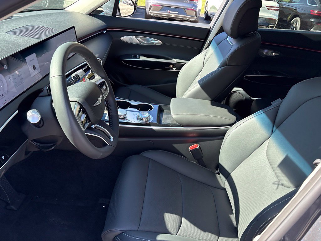 New 2027 Genesis GV70 2.5T AWD/4WD image 9