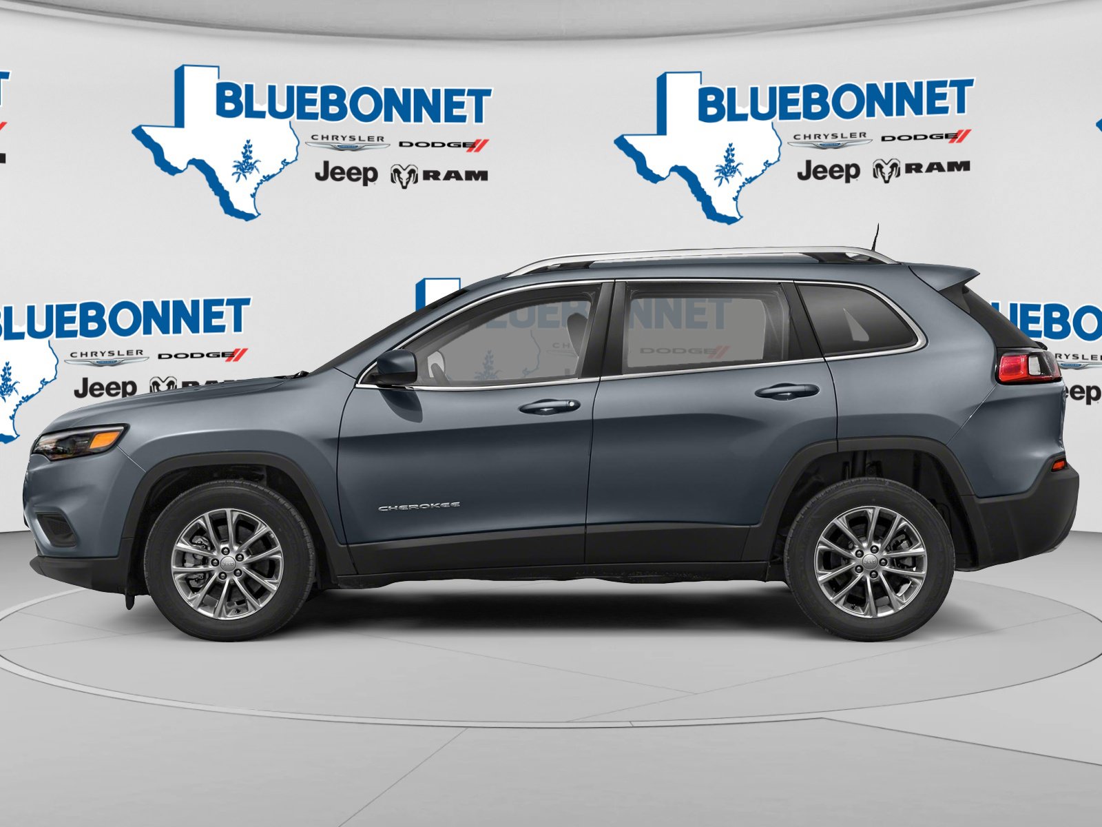 Certified 2019 Jeep Cherokee Latitude Plus w/ Comfort/Convenience Group FWD image 3