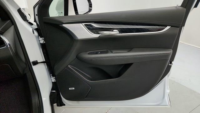 Certified 2023 Cadillac XT6 Premium Luxury w/ LPO, Floor Liner Package image 25