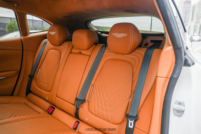 Used 2021 Aston Martin DBX image 42