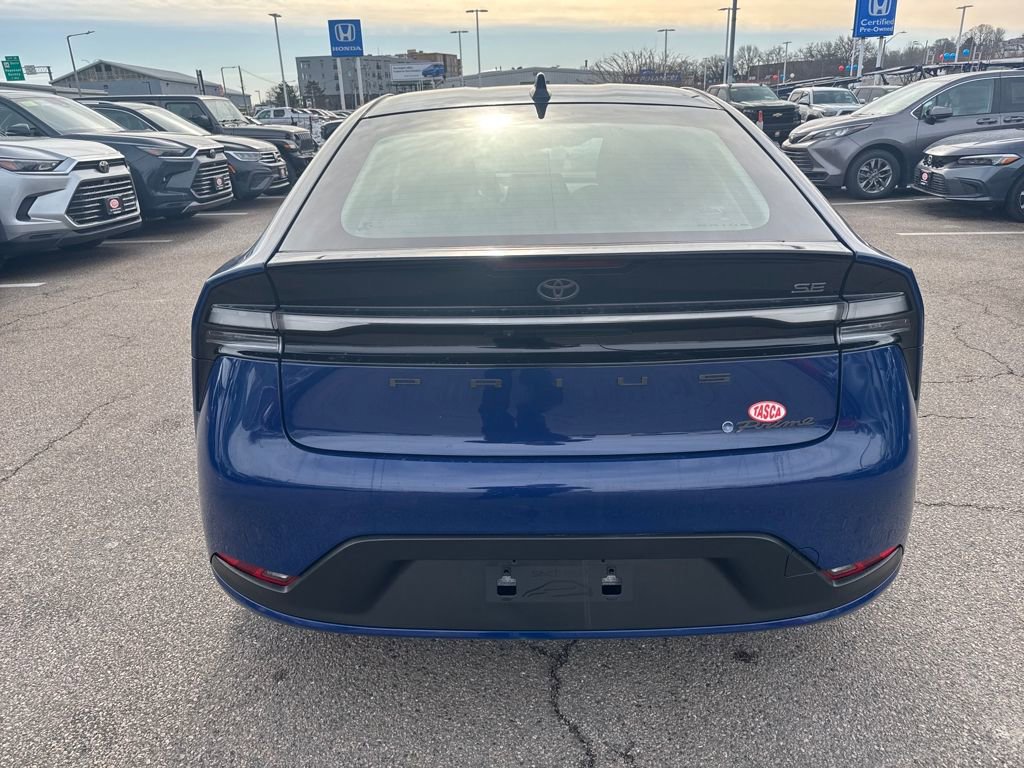 Used 2024 Toyota Prius Prime SE image 6