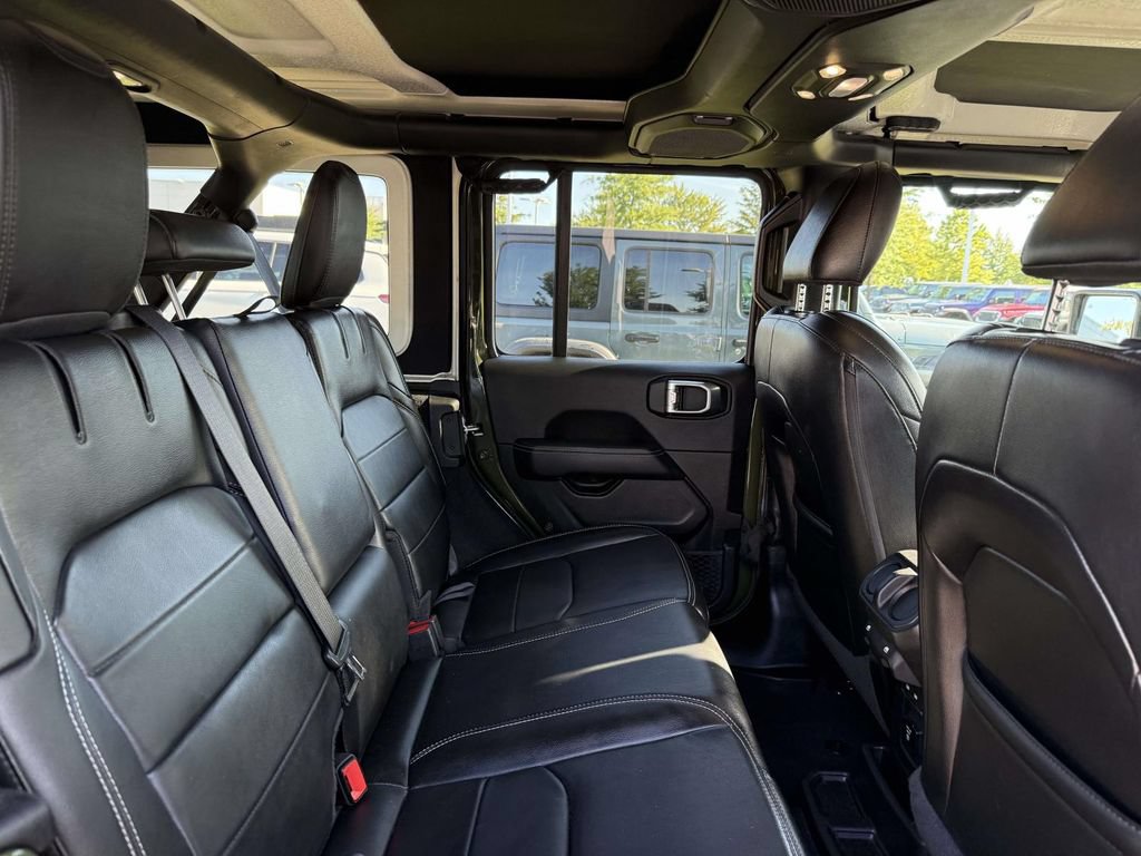 Used 2021 Jeep Wrangler Unlimited Sahara w/ Cold Weather Group AWD/4WD image 16