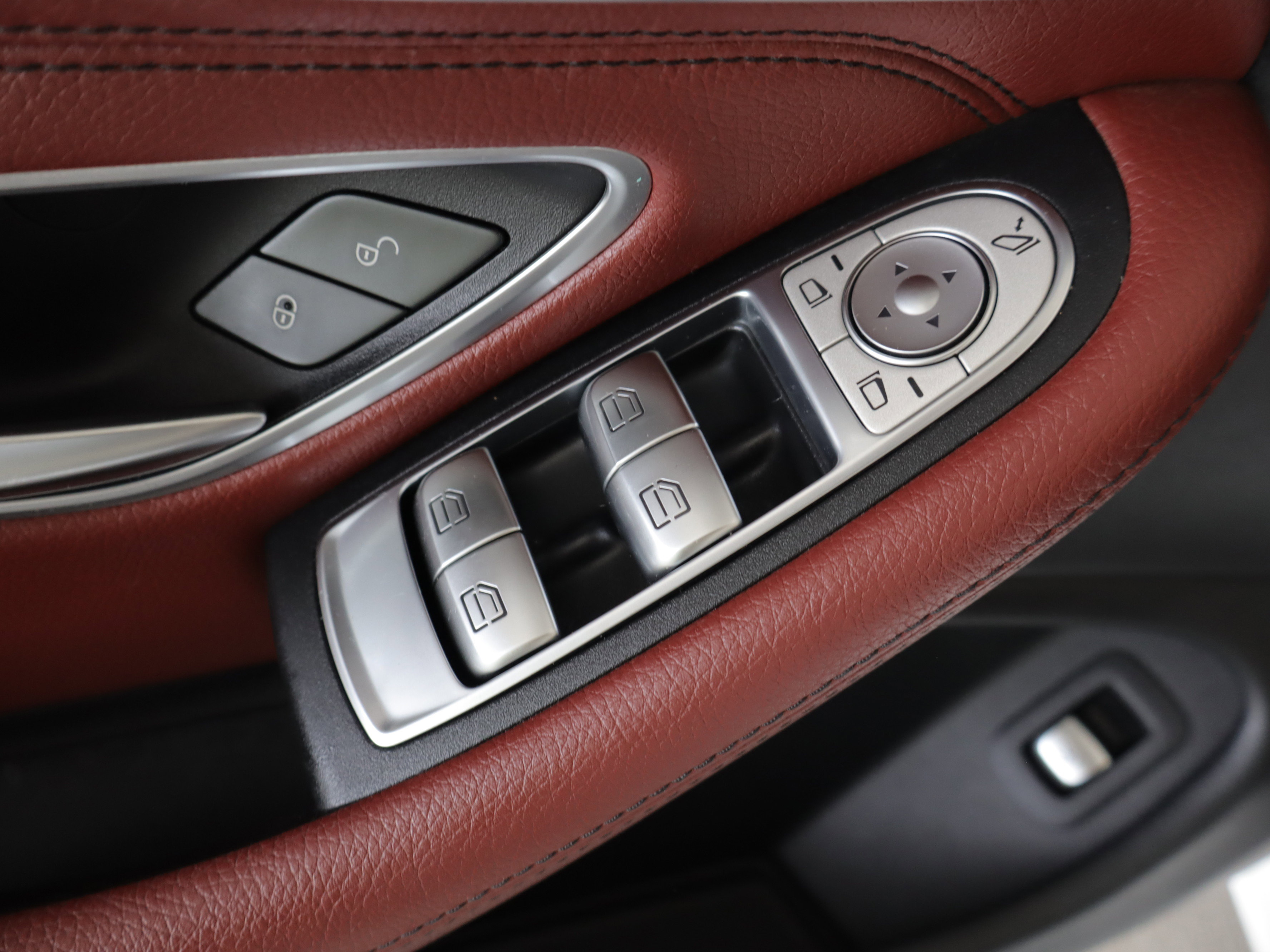 Used 2018 Mercedes-Benz C 300 4MATIC Cabriolet image 13