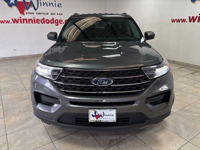 Used 2022 Ford Explorer XLT image 2