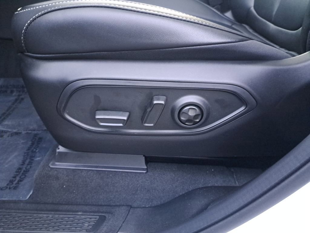 New 2025 Jeep Grand Cherokee Limited w/ Trailer Tow Package AWD/4WD image 37