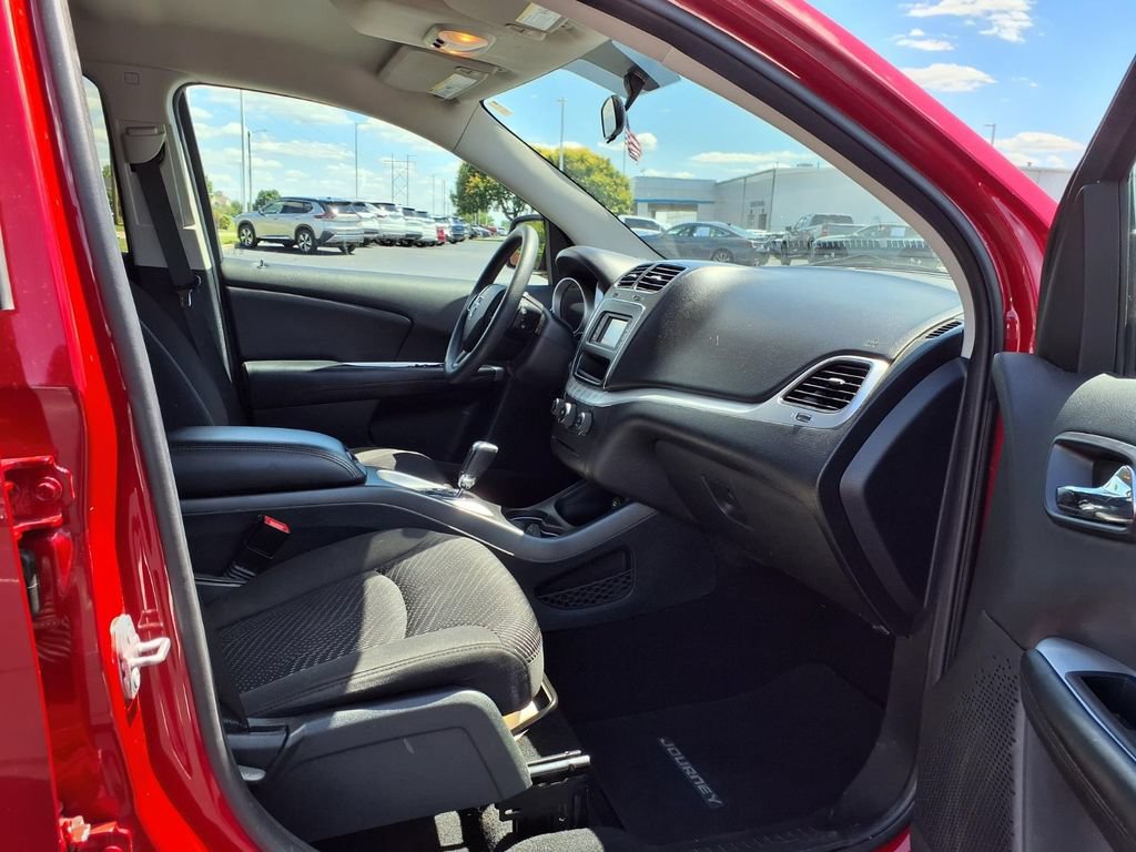 Used 2015 Dodge Journey SXT w/ Flexible Seating Group FWD image 20
