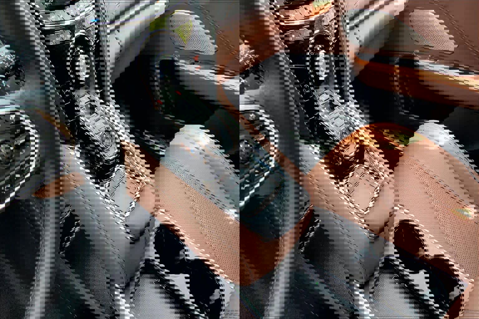 Used 2025 Acura RDX SH-AWD w/ Advance Package image 17