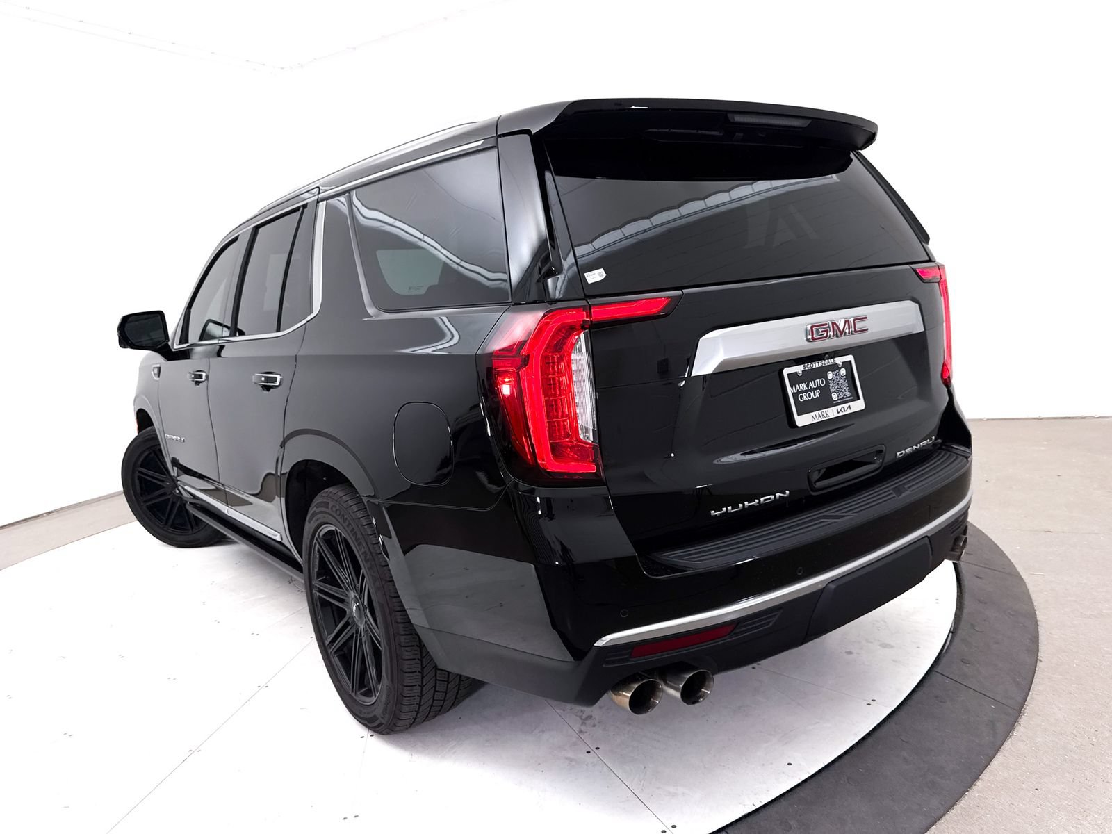 Used 2021 GMC Yukon Denali w/ Denali Ultimate Package AWD/4WD image 10