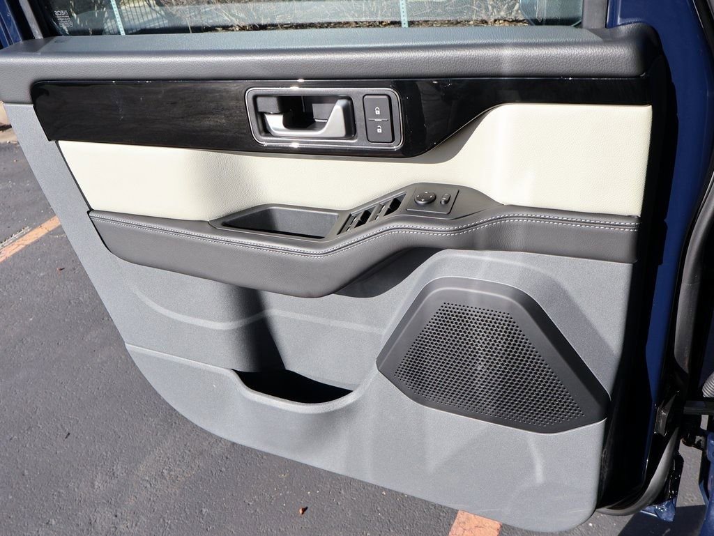 Used 2025 INEOS Grenadier Fieldmaster Edition image 37