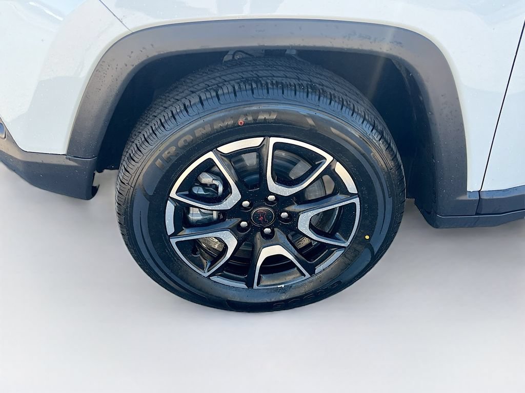 Used 2025 Jeep Compass Trailhawk AWD/4WD image 31