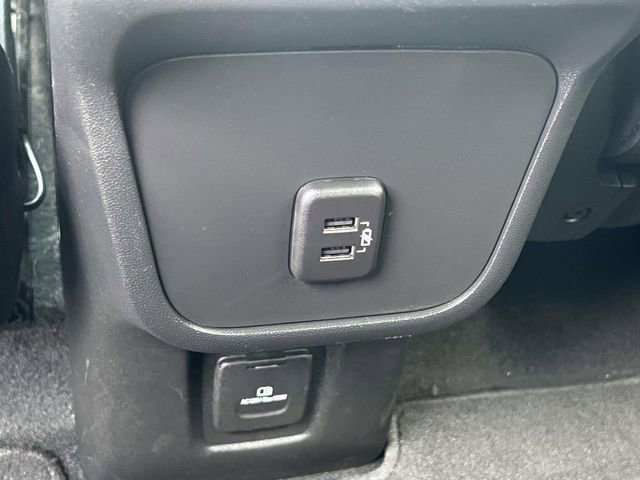 Used 2023 GMC Terrain SLE w/ Driver Convenience Package FWD image 16