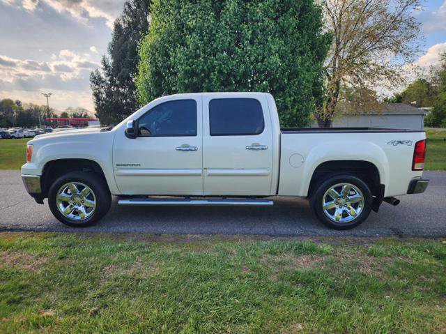 Used 2013 GMC Sierra 1500 SLT w/ SLT White Diamond Edition AWD/4WD image 1