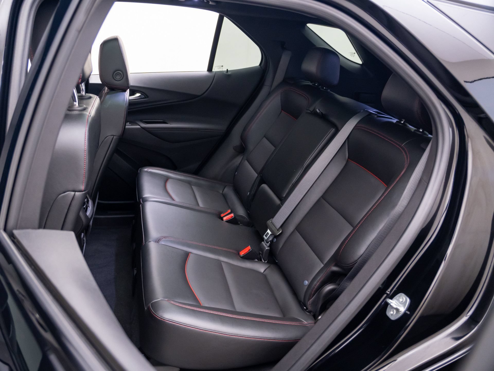 Used 2023 Chevrolet Equinox RS w/ RS Leather Package AWD/4WD image 18