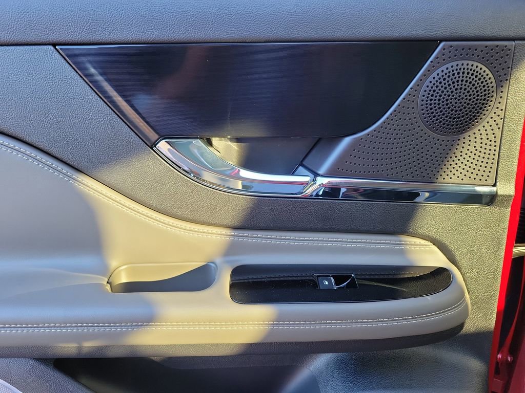 New 2026 Lincoln Corsair Premiere image 14