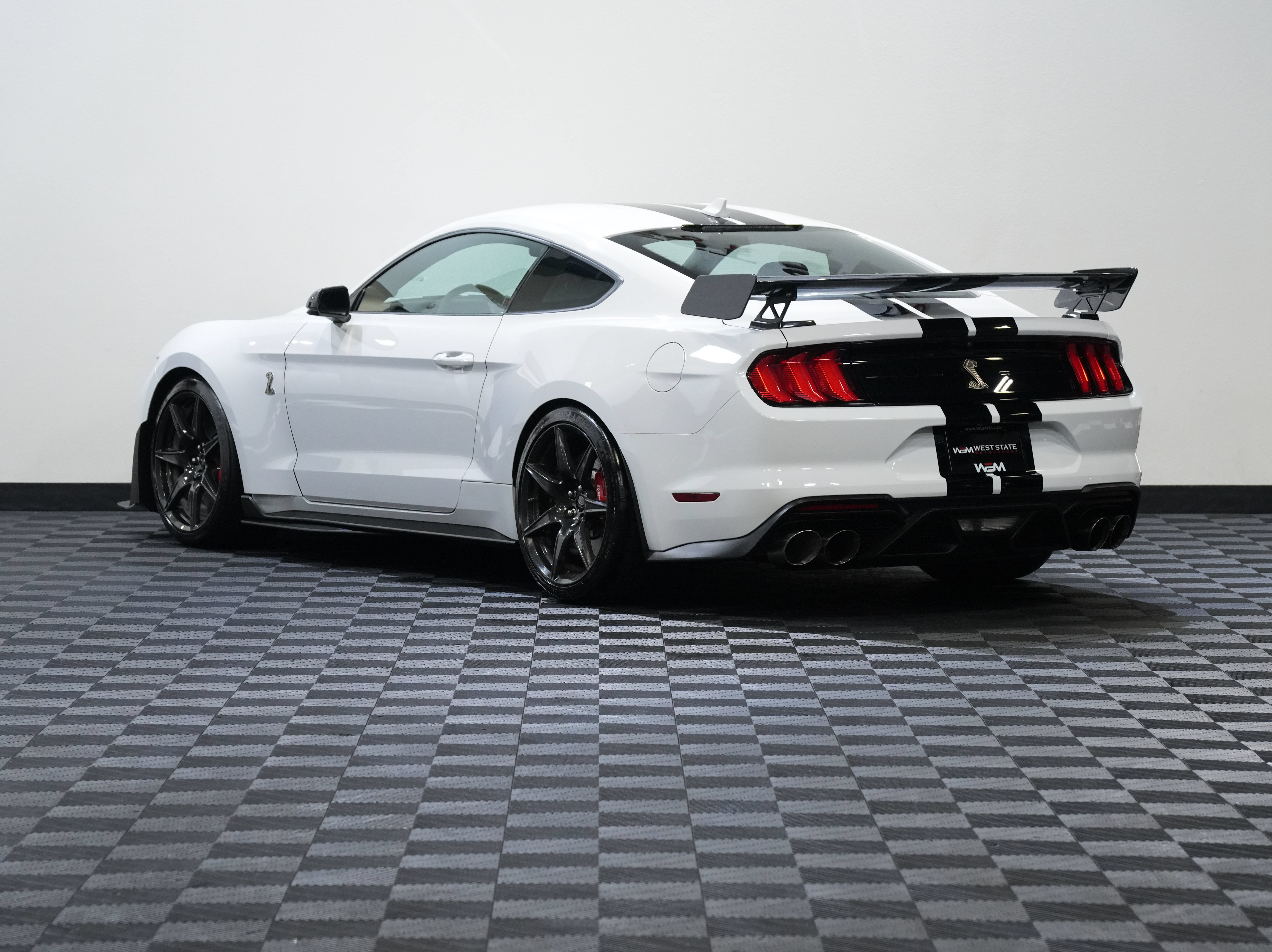 Used 2020 Ford Mustang Shelby GT500 w/ Carbon Fiber Track Pack RWD image 8