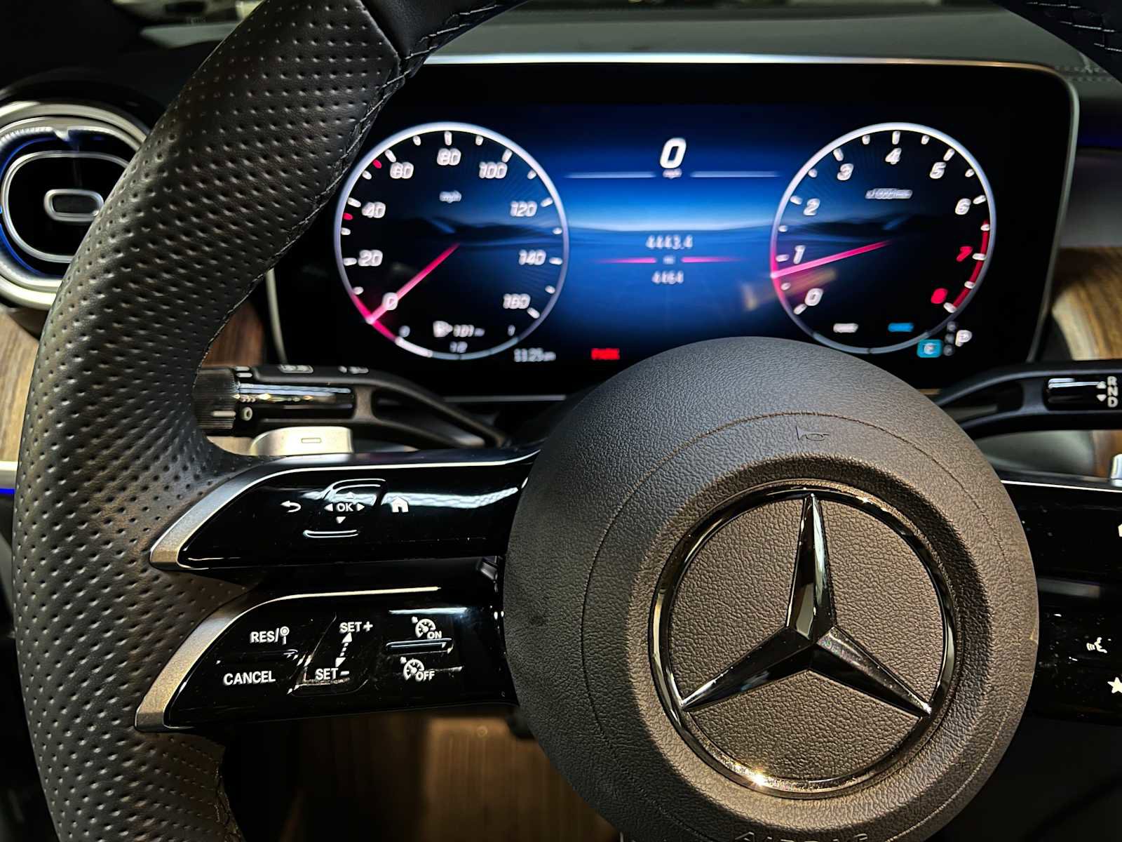 Used 2025 Mercedes-Benz GLC 300 GLC 300 image 27