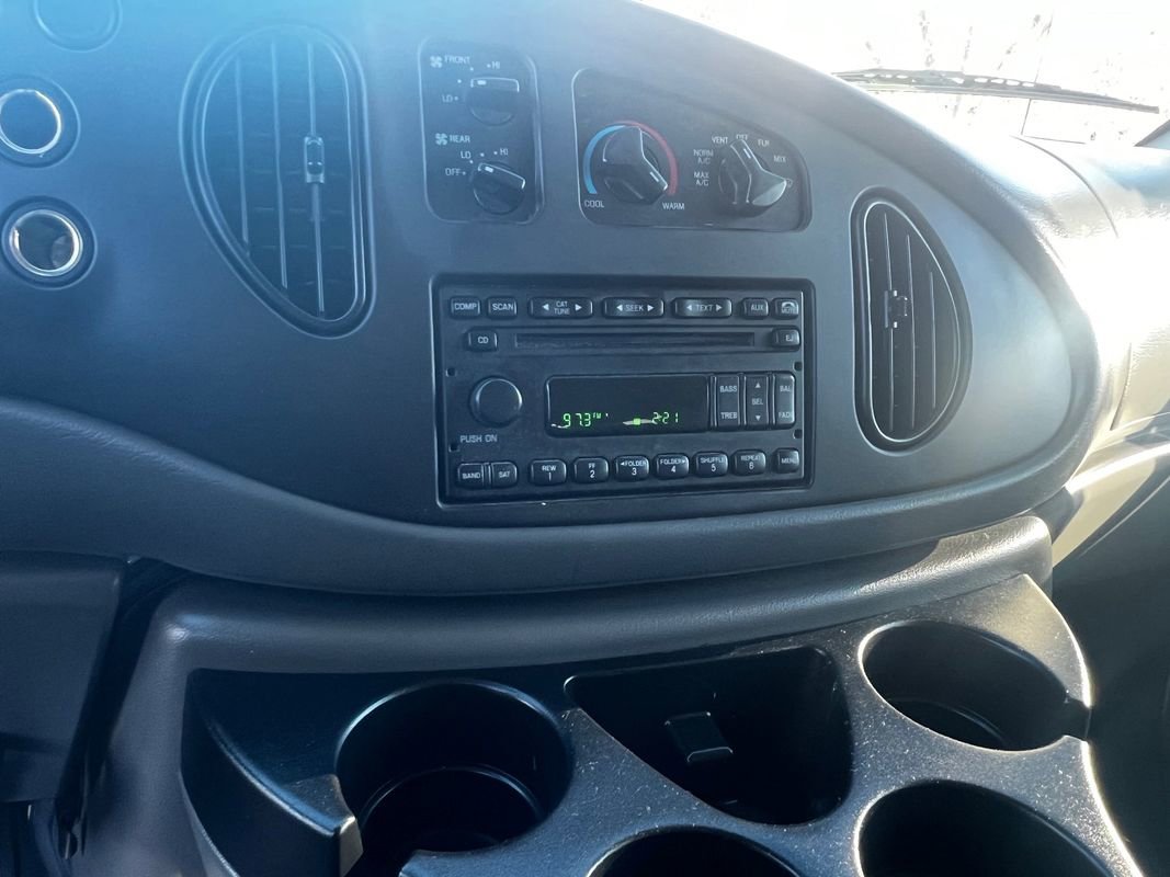 Used 2007 Ford E-350 and Econoline 350 XLT image 13