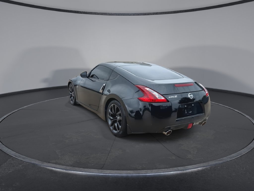 Used 2020 Nissan 370Z Coupe RWD image 7