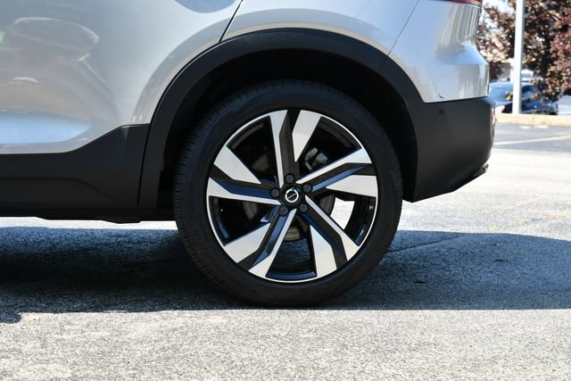 Certified 2023 Volvo XC40 B5 Plus w/ Driver Assist Package AWD/4WD image 11