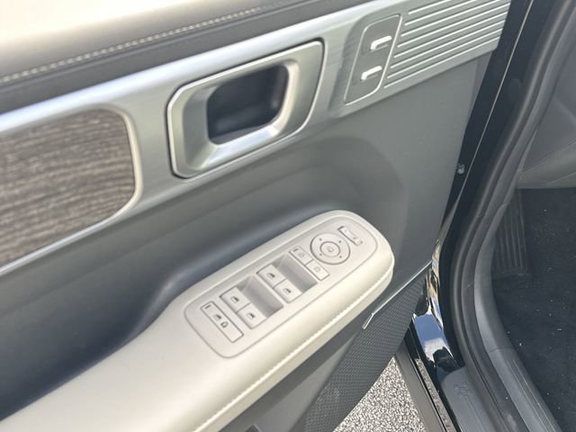 Used 2024 Hyundai Santa Fe Limited image 17