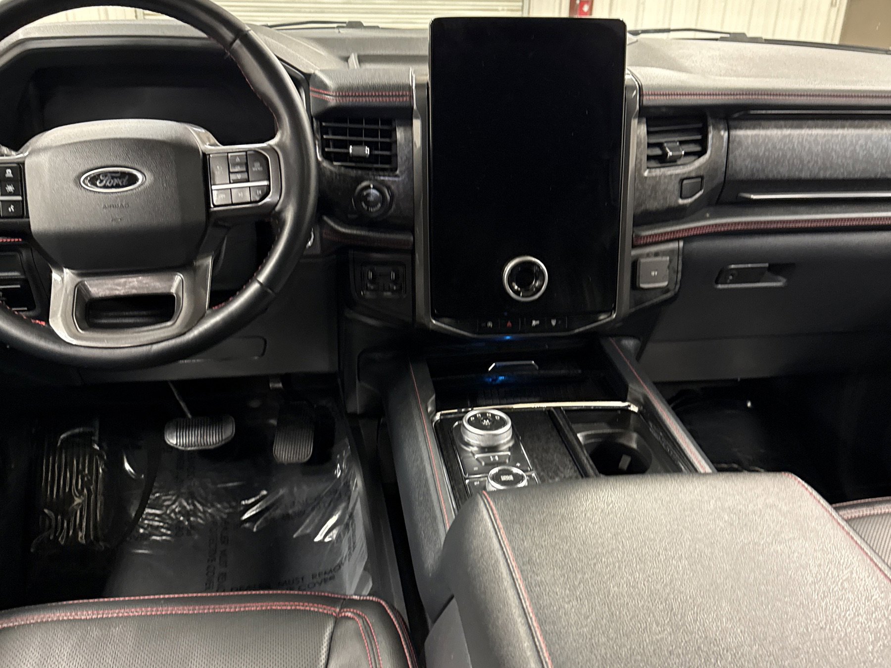 Used 2024 Ford Expedition Limited image 17