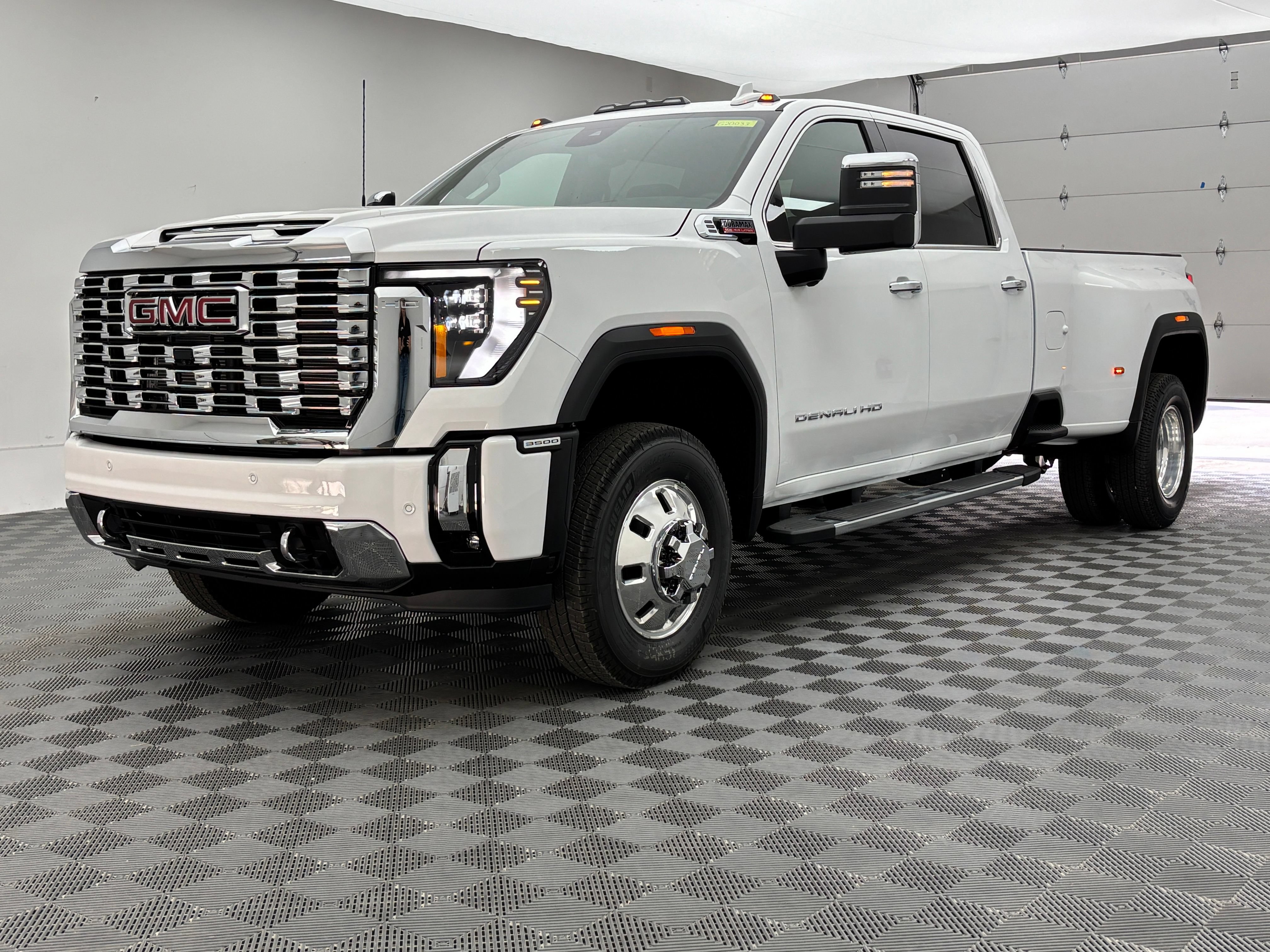 New 2026 GMC Sierra 3500 Denali w/ Denali Reserve Package AWD/4WD image 2