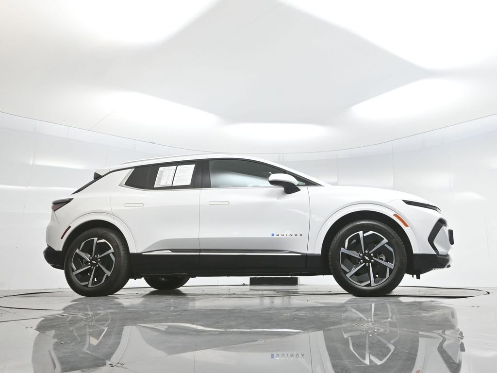 Used 2025 Chevrolet Equinox EV LT w/ Convenience Package image 58