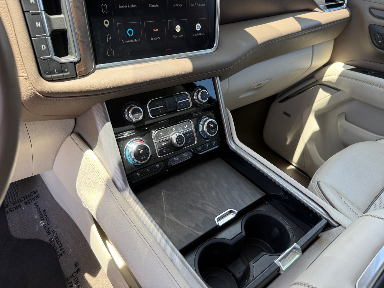 Used 2023 GMC Yukon Denali AWD/4WD image 13