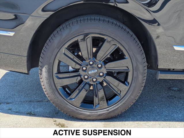 Used 2024 Lincoln Navigator Reserve AWD/4WD image 9