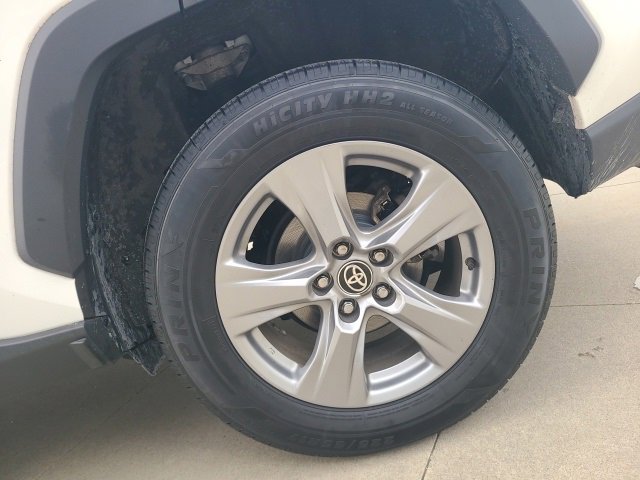 Used 2022 Toyota RAV4 XLE image 11