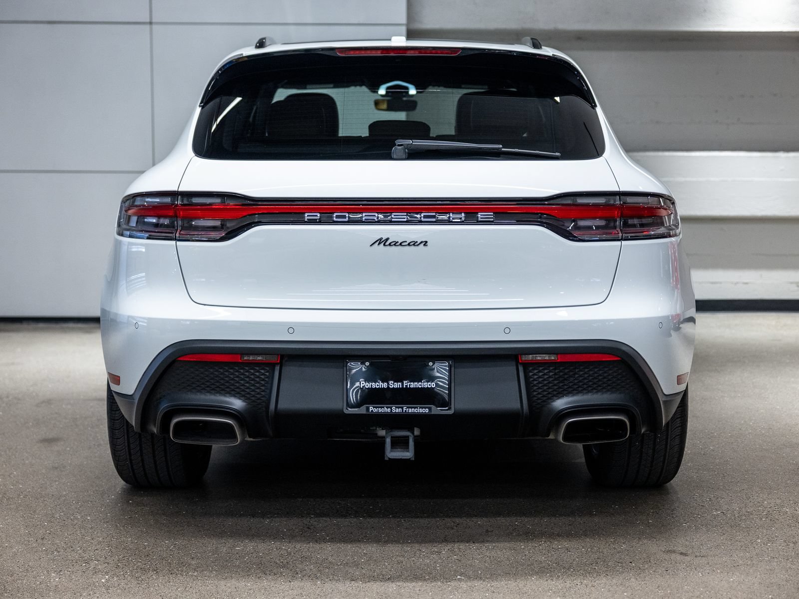 Certified 2024 Porsche Macan AWD/4WD image 21