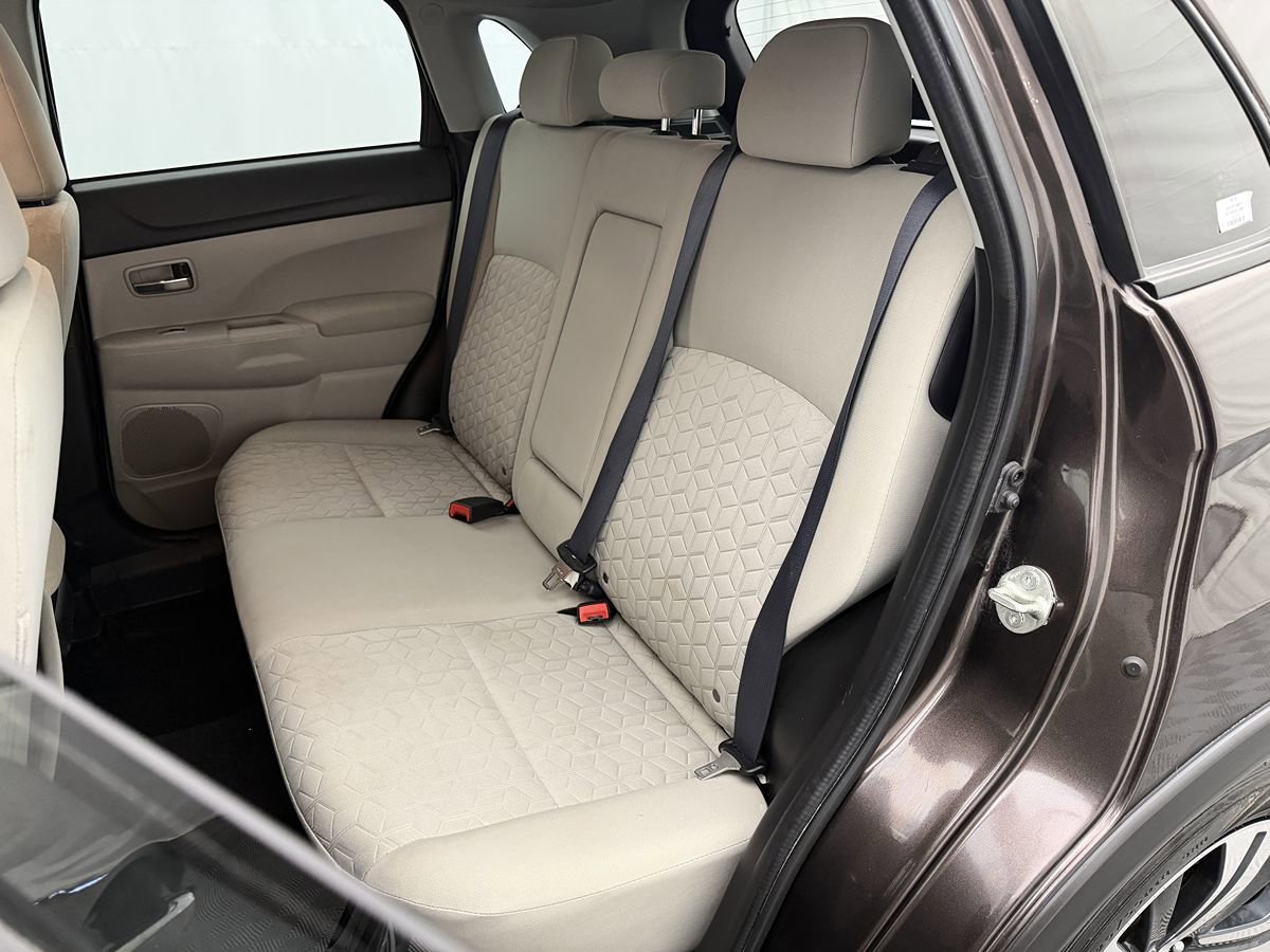 Used 2020 Mitsubishi Outlander Sport ES AWD/4WD image 17
