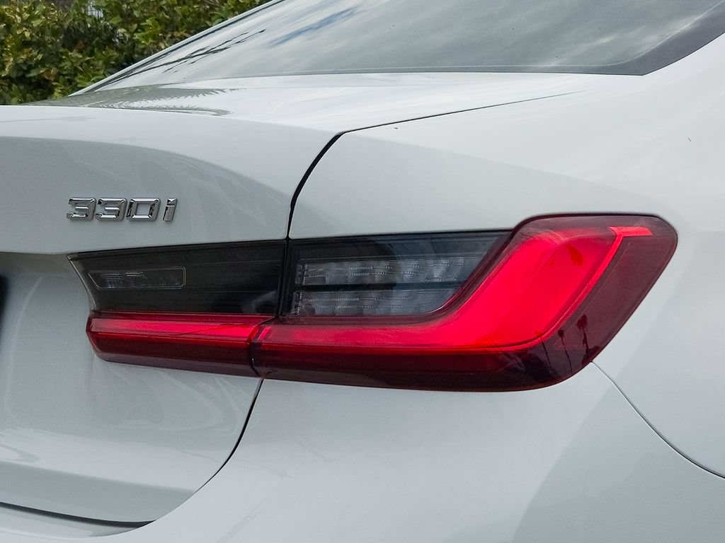 Used 2019 BMW 330i Sedan RWD image 4