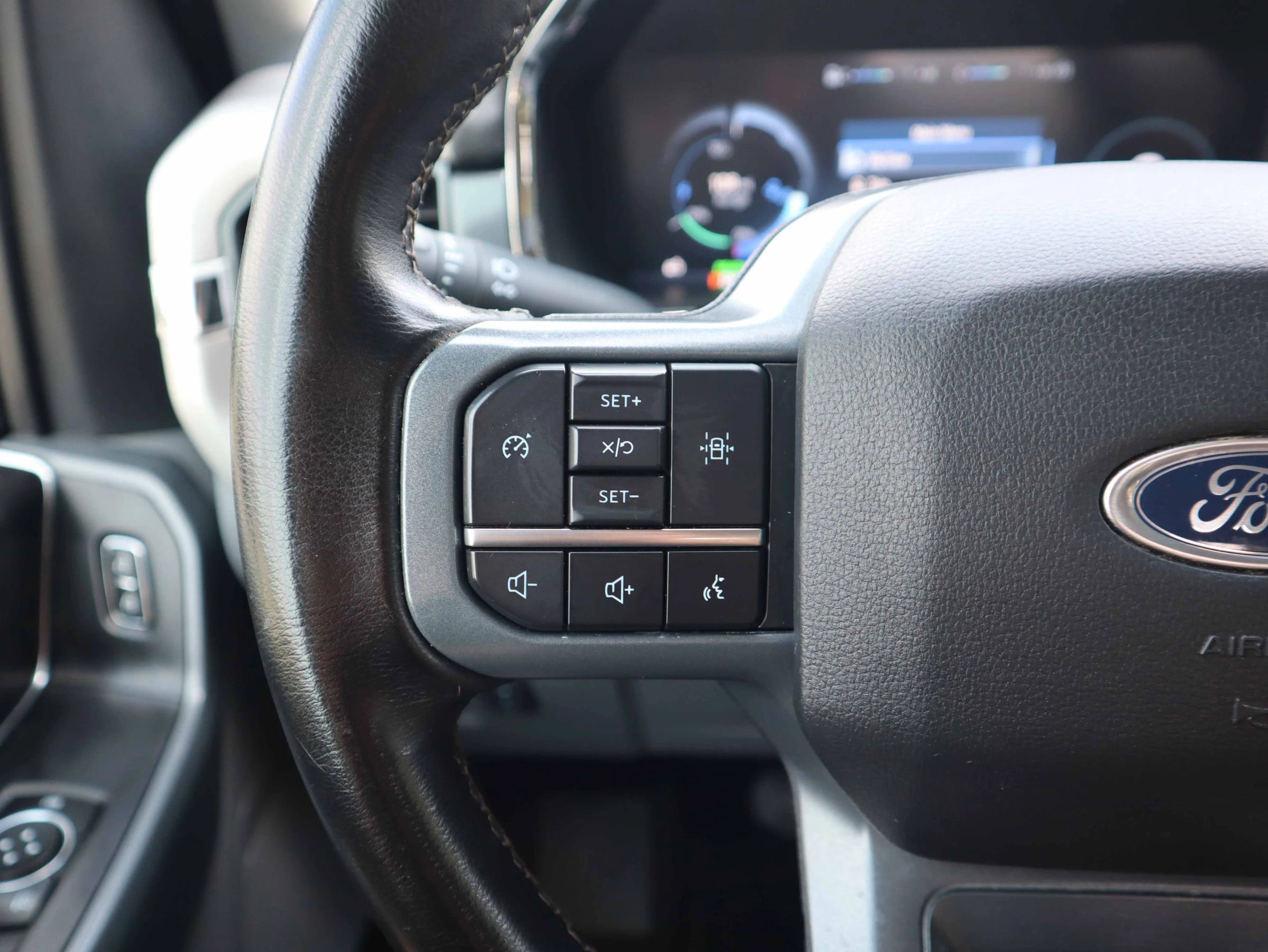 Used 2023 Ford F150 Lightning XLT AWD/4WD image 15