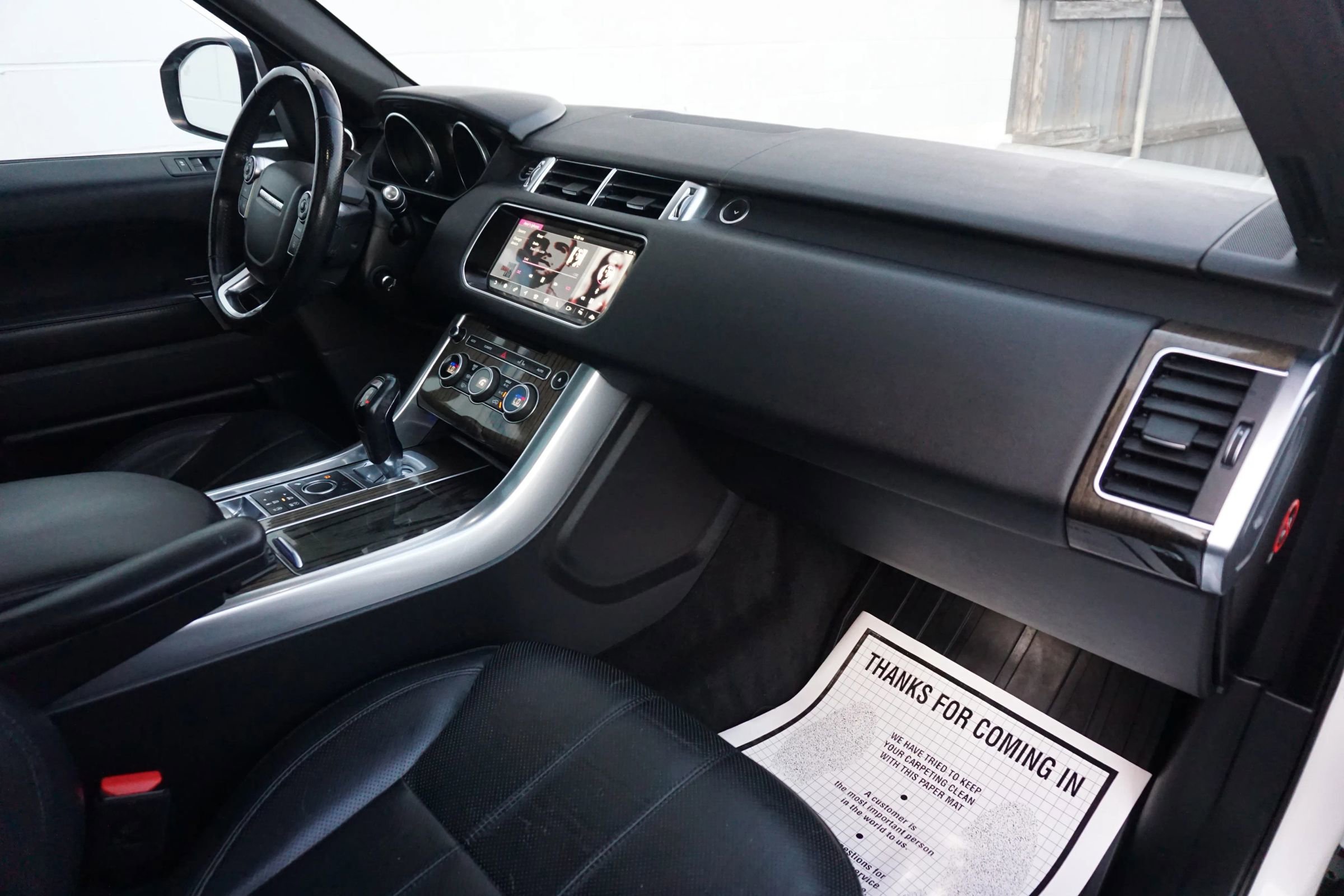 Used 2017 Land Rover Range Rover Sport HSE image 20