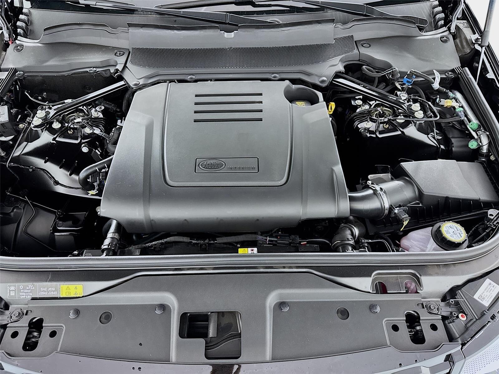 New 2026 Land Rover Discovery Dynamic SE AWD/4WD image 32