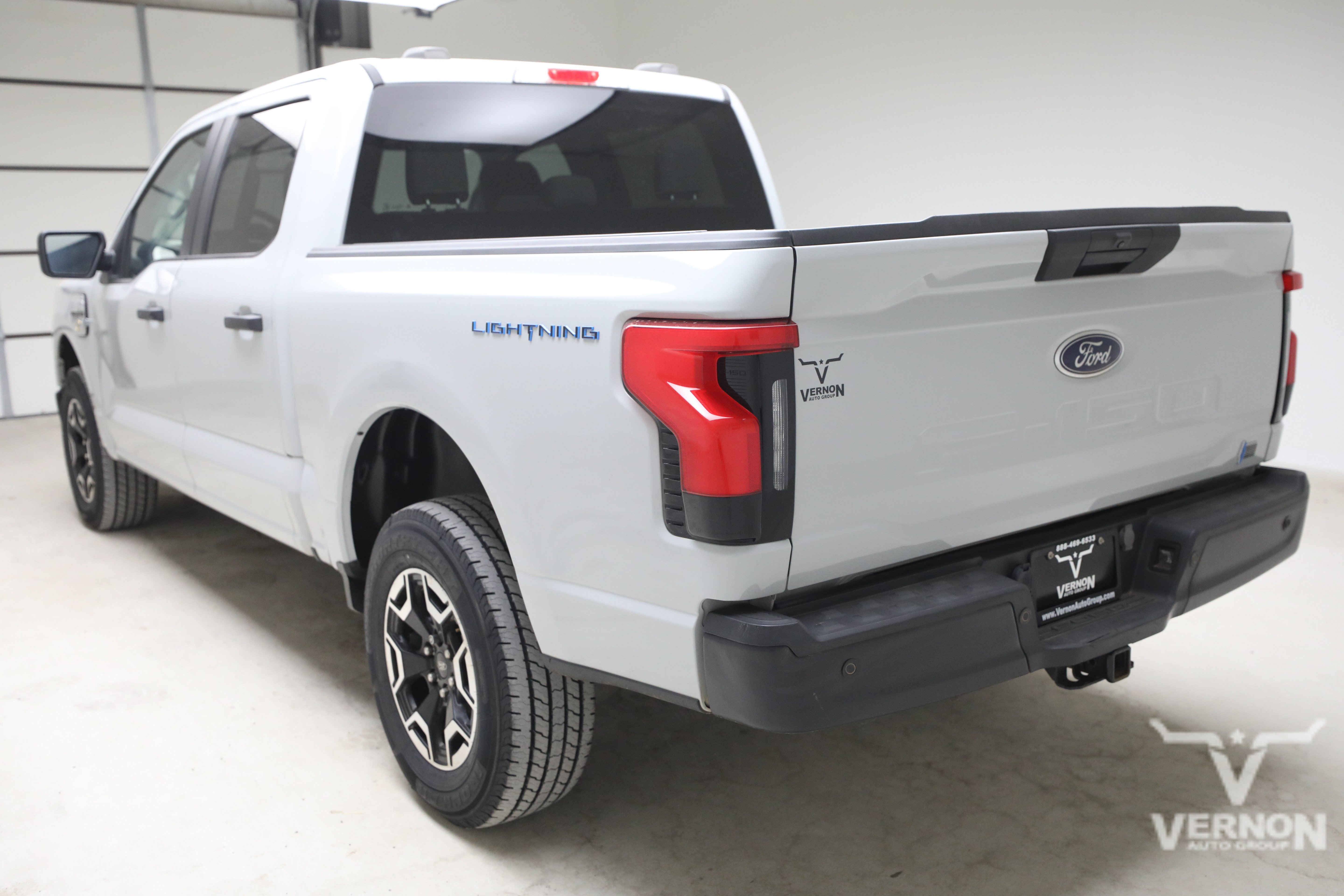 Used 2023 Ford F150 Lightning Pro AWD/4WD image 3