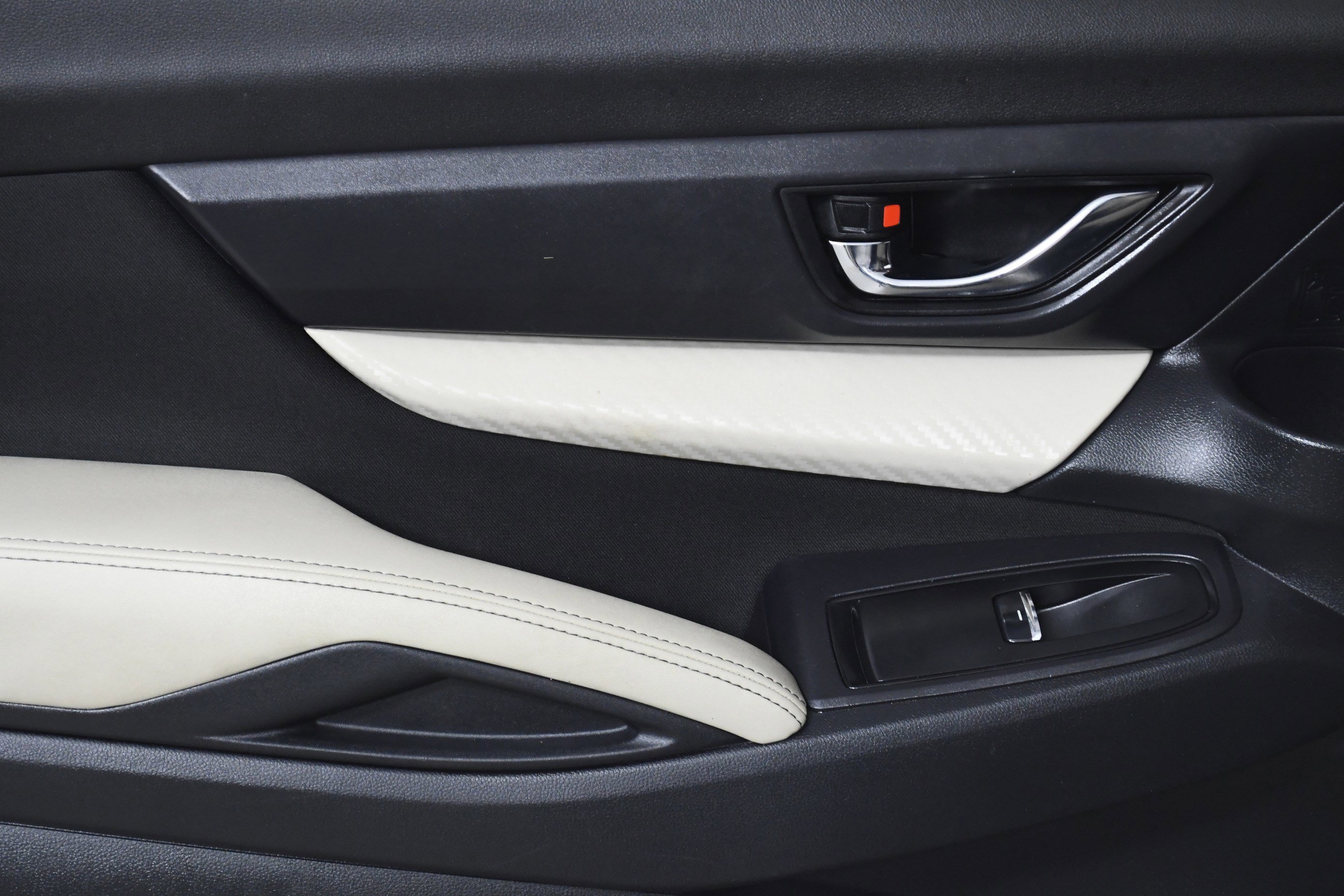 Used 2020 Subaru Ascent Premium w/ Convenience Package image 23