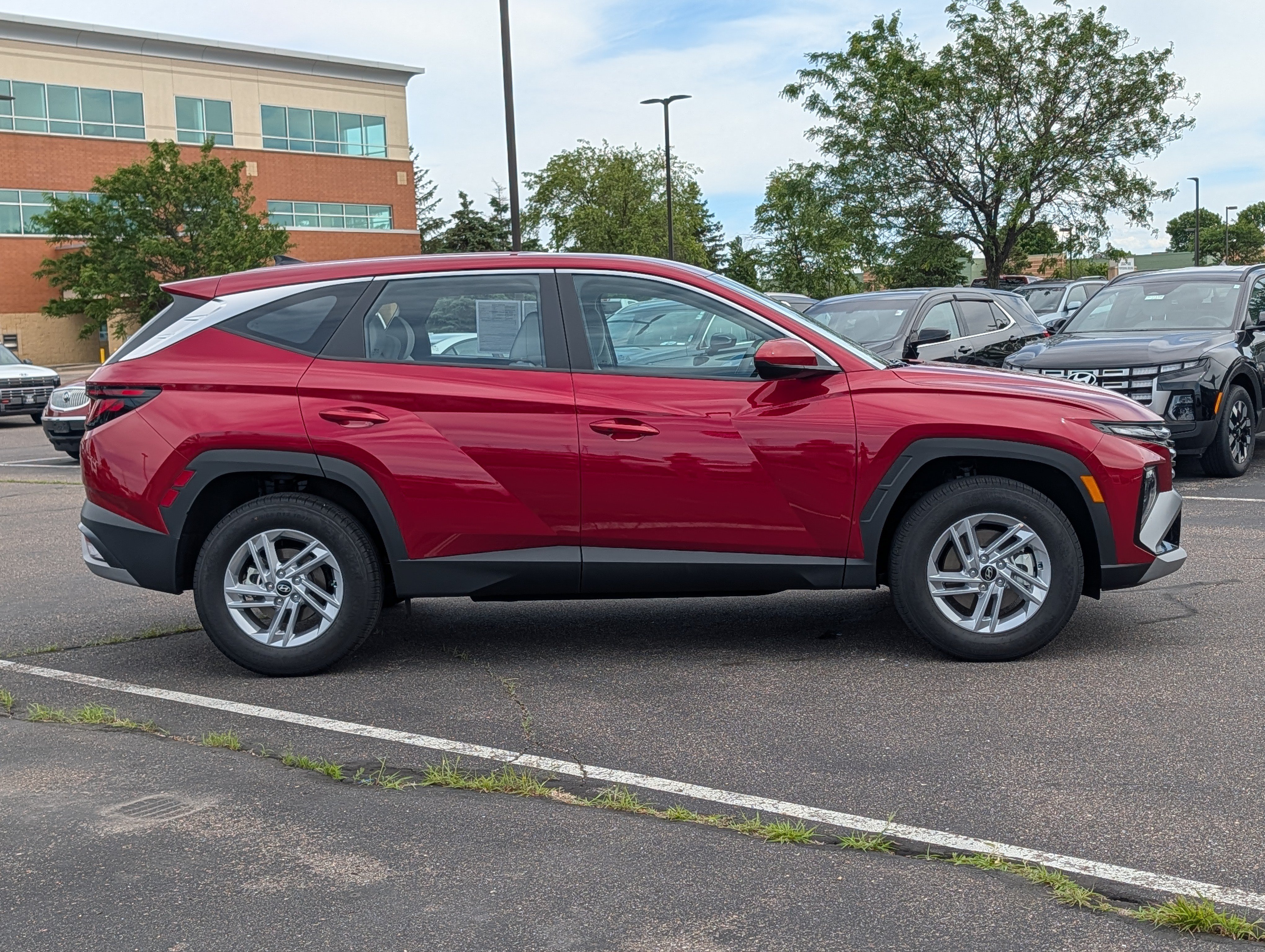 Used 2025 Hyundai Tucson SE AWD/4WD image 6